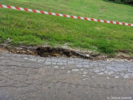 Včerajšnje močno neurje v Motniku (40)